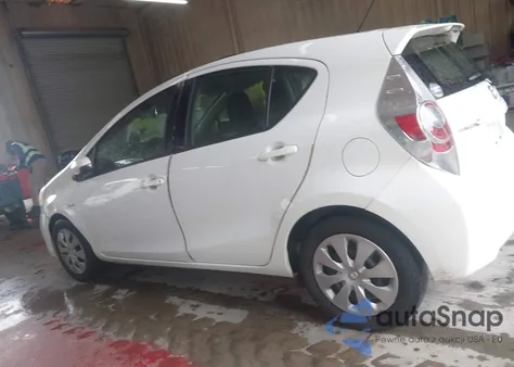 2013 Toyota Prius C One из США, поврежденный, VIN JTDKDTB34D1550680